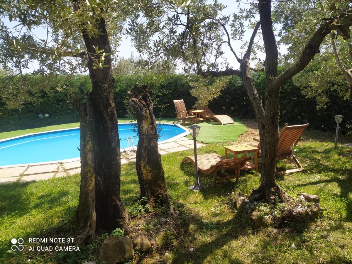 Apartmán Il Borgo Dei Pini Vinci Exteriér fotografie